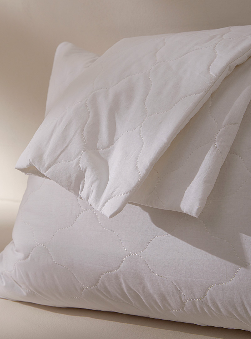 Simons Maison White Duvetine pillow protector