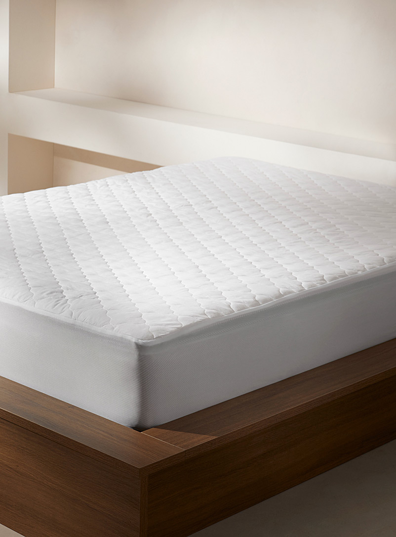 Simons Maison White Sonatine mattress protector