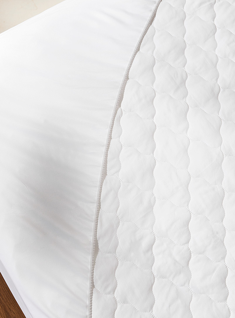 Simons Maison White Sonatine mattress protector