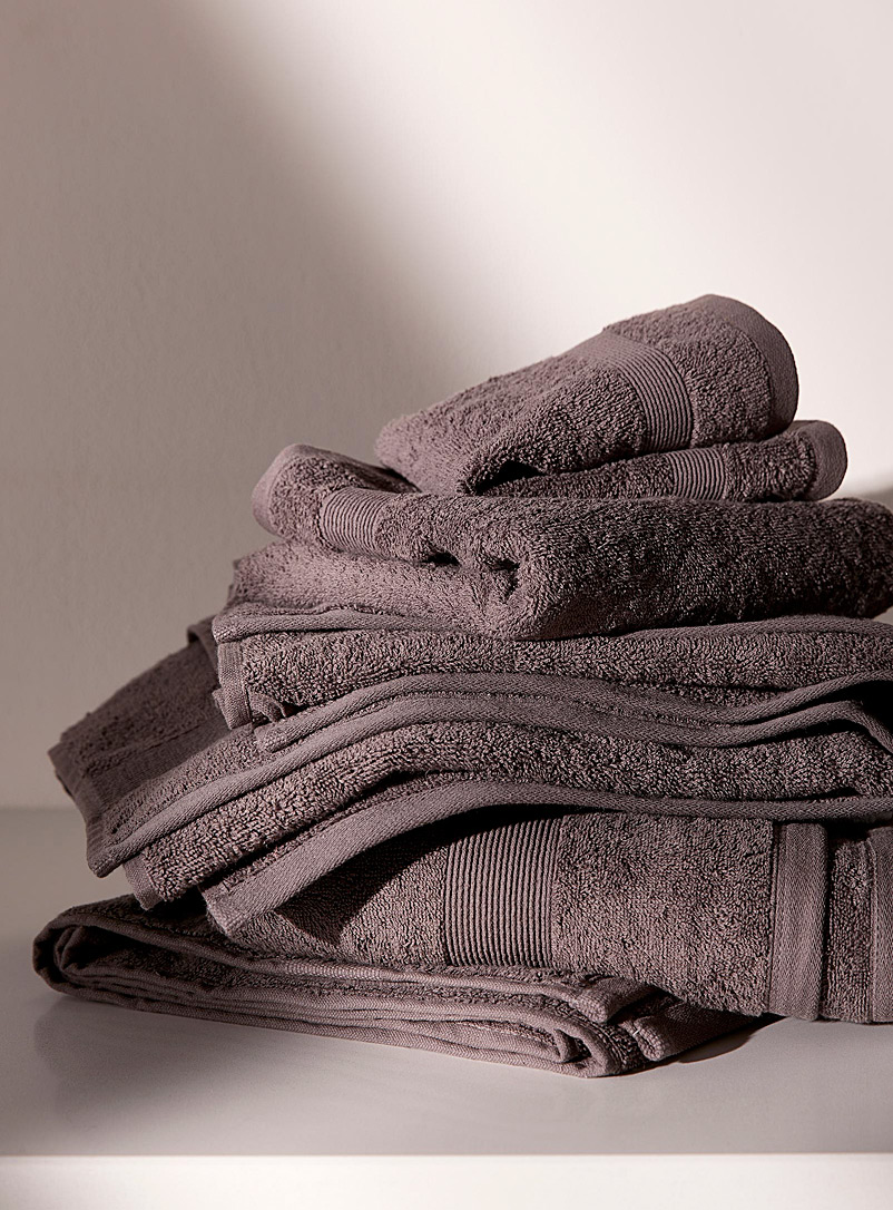 Simons Maison Dark Grey Grooved border Turkish cotton towels