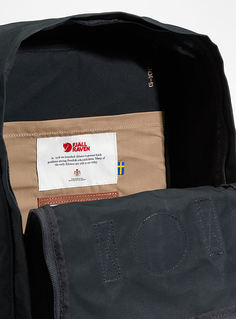 Fjällräven Black Kanken No. 2 monochrome backpack for men