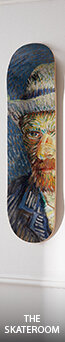 La planche à roulettes Autoportrait au chapeau de feutre gris par Van Gogh Museum x THE SKATEROOM chez Édito Art de vivre