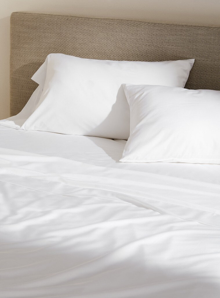 FSC-certified bamboo and organic cotton sheet set at Simons Maison