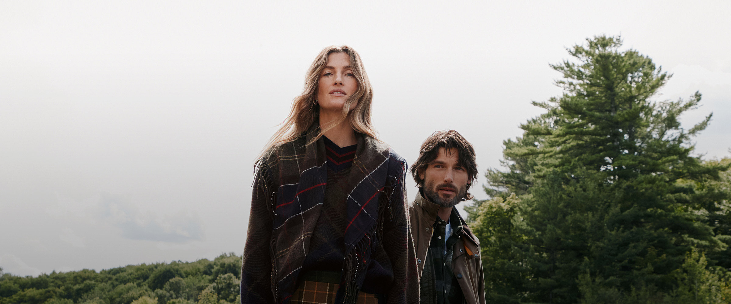 Le châle tricot feutré tartan Blair de Barbour chez Simons