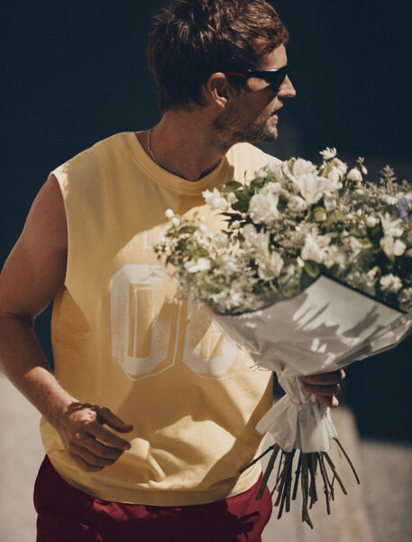 A men wearing sportswear