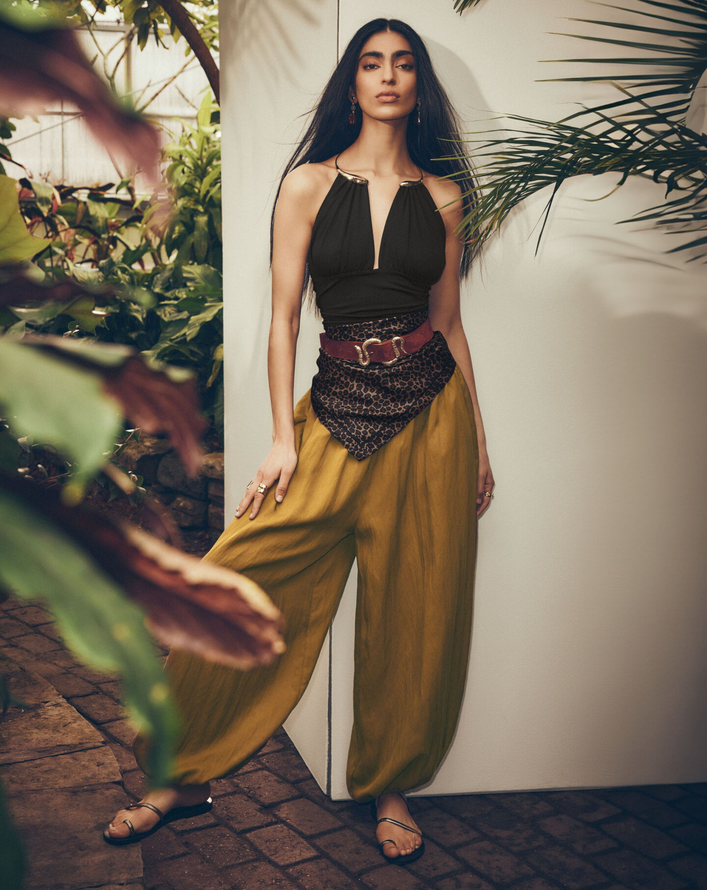 Elastic-ankle loose barrel-leg pant from Icône by Simons