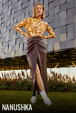 La jupe Leane en cuir végane par Nanushka pour femme chez Édito Simons