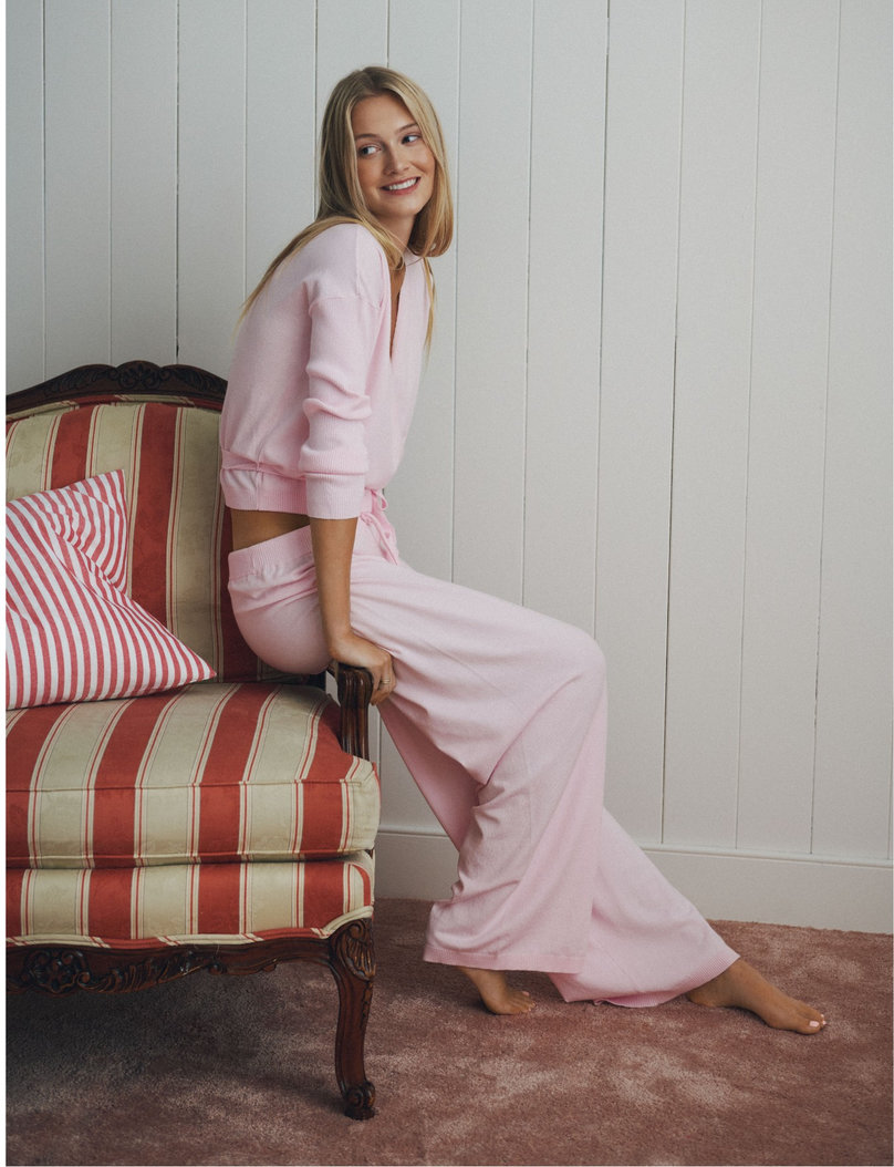 Femme en pyjama
