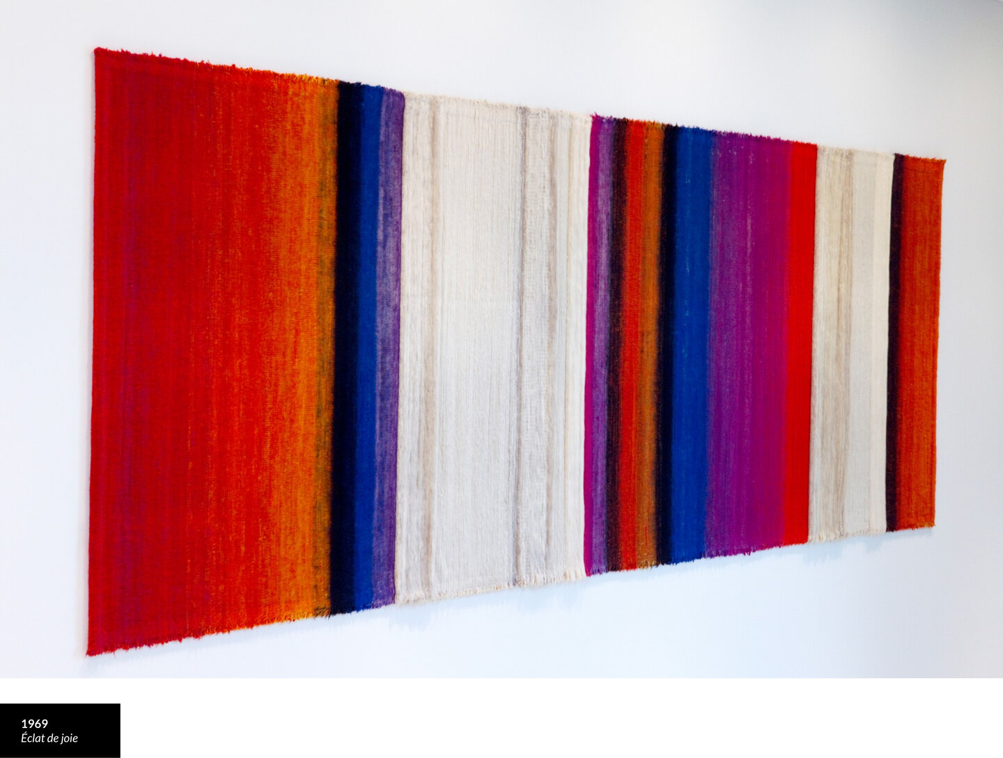 The huge tapestry Éclat de joie (Burst of Joy) on display in the Galeries d'Anjou store.