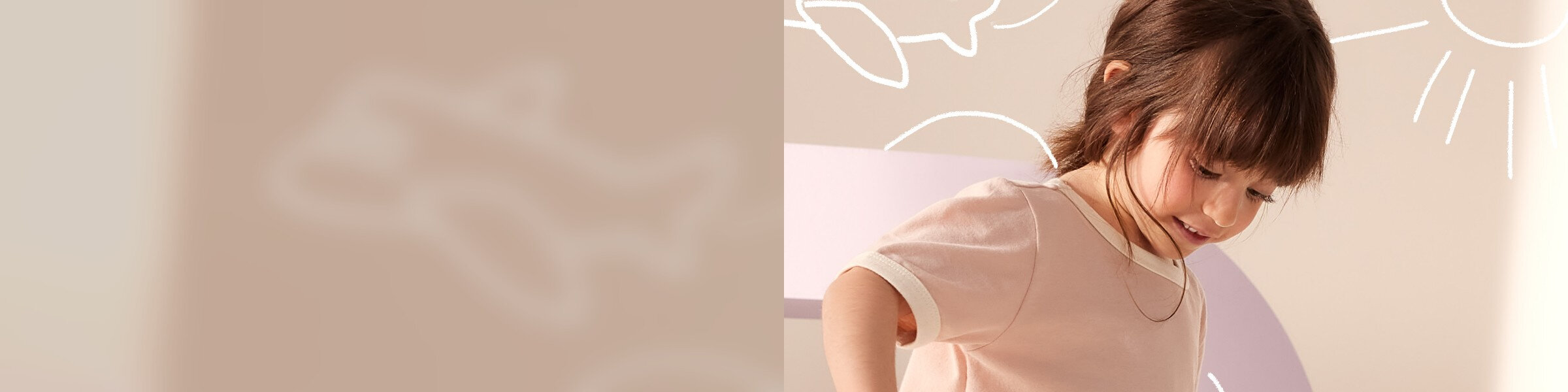 Un enfant et des dessins