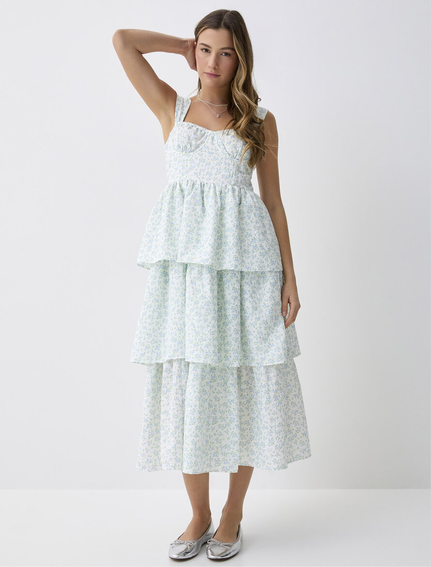 Robe midi ajustée en dentelle bleu pastel