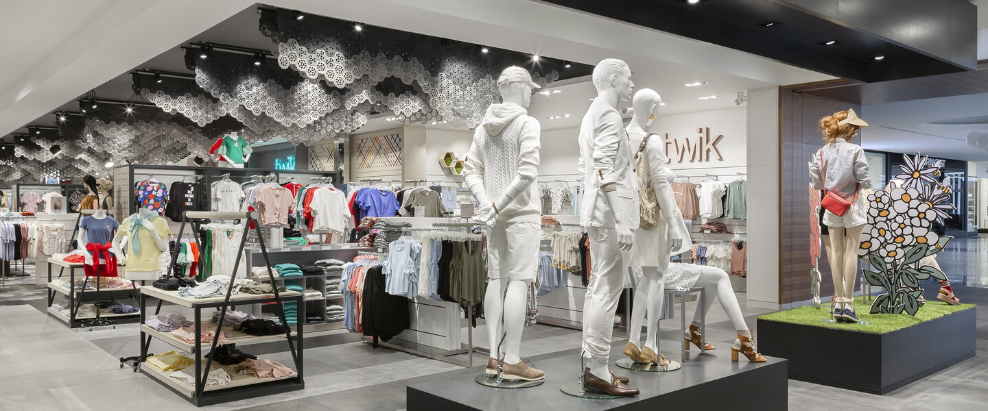 Simons store at Galeries de la Capitale