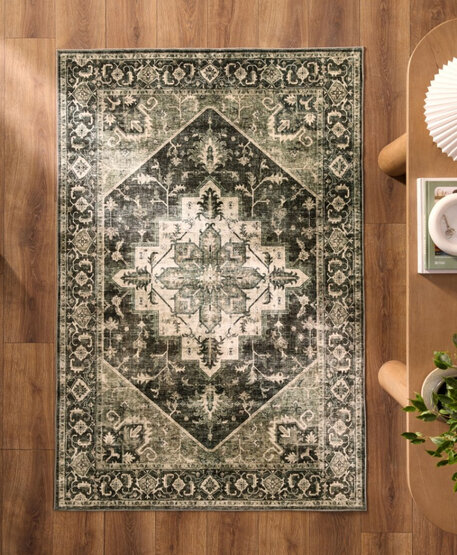 All our Persian rugs at Simons Maison