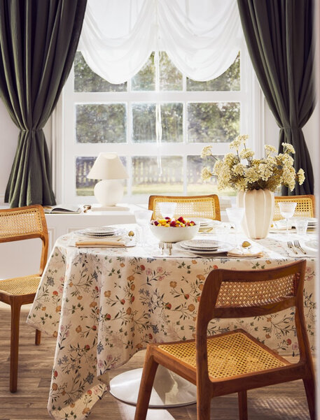 A bright and warm dining table with rustic charm