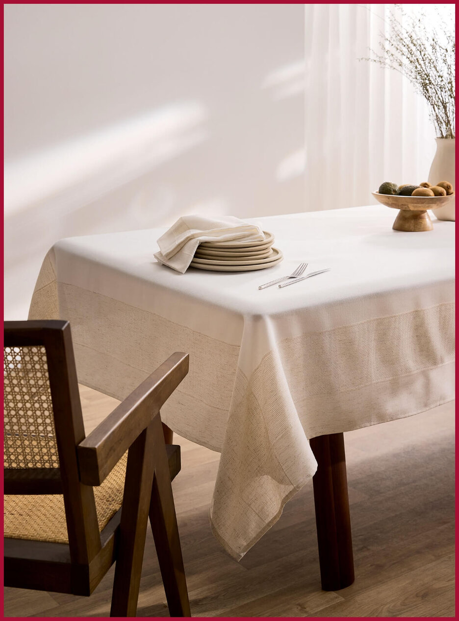 La nappe jacquard cadre façon lin