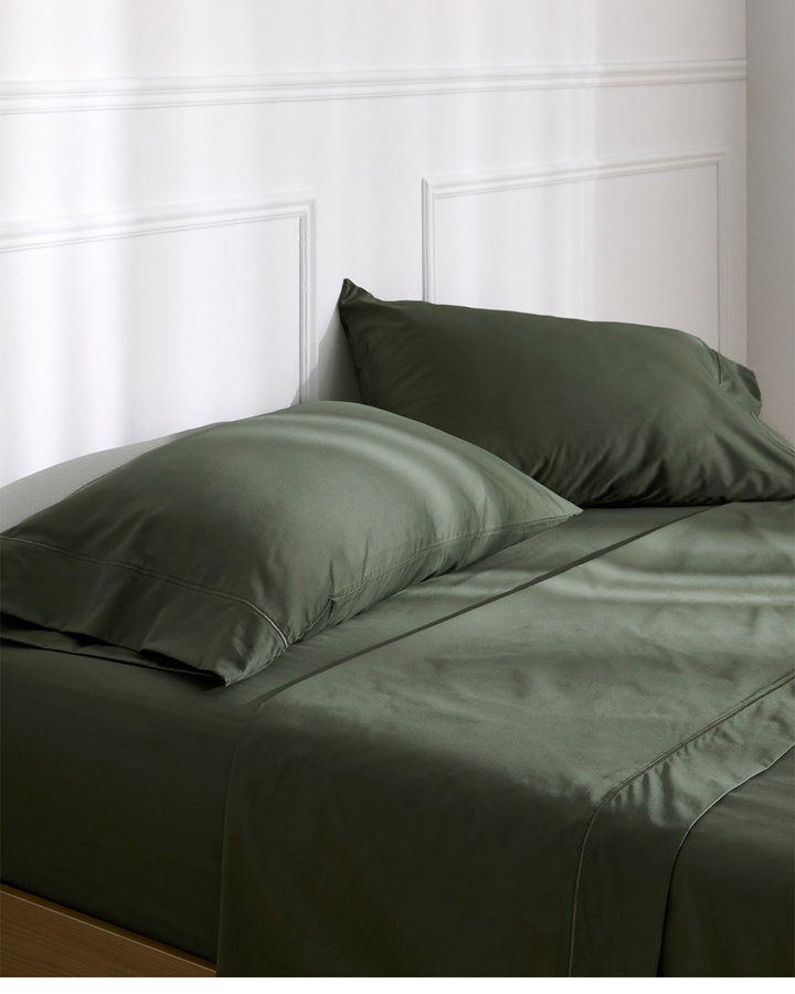 Egyptian cotton sheet set at Simons Maison