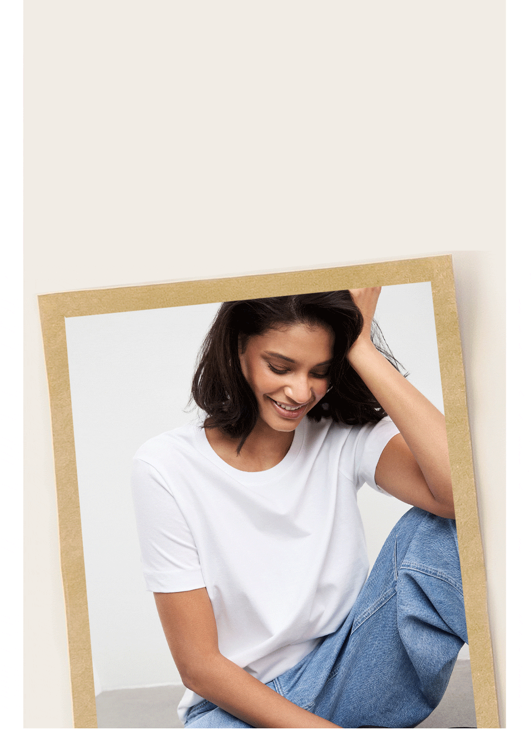 Le t-shirt uni coton bio une exclusivité Contemporaine chez Simons