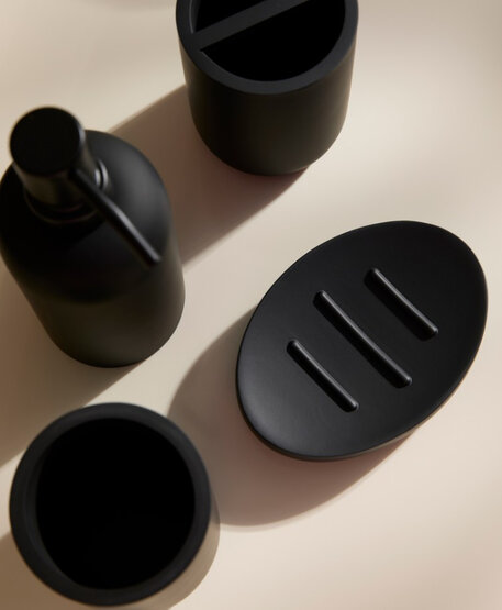 Tous nos accessoires et corbeilles chez Simons Maison